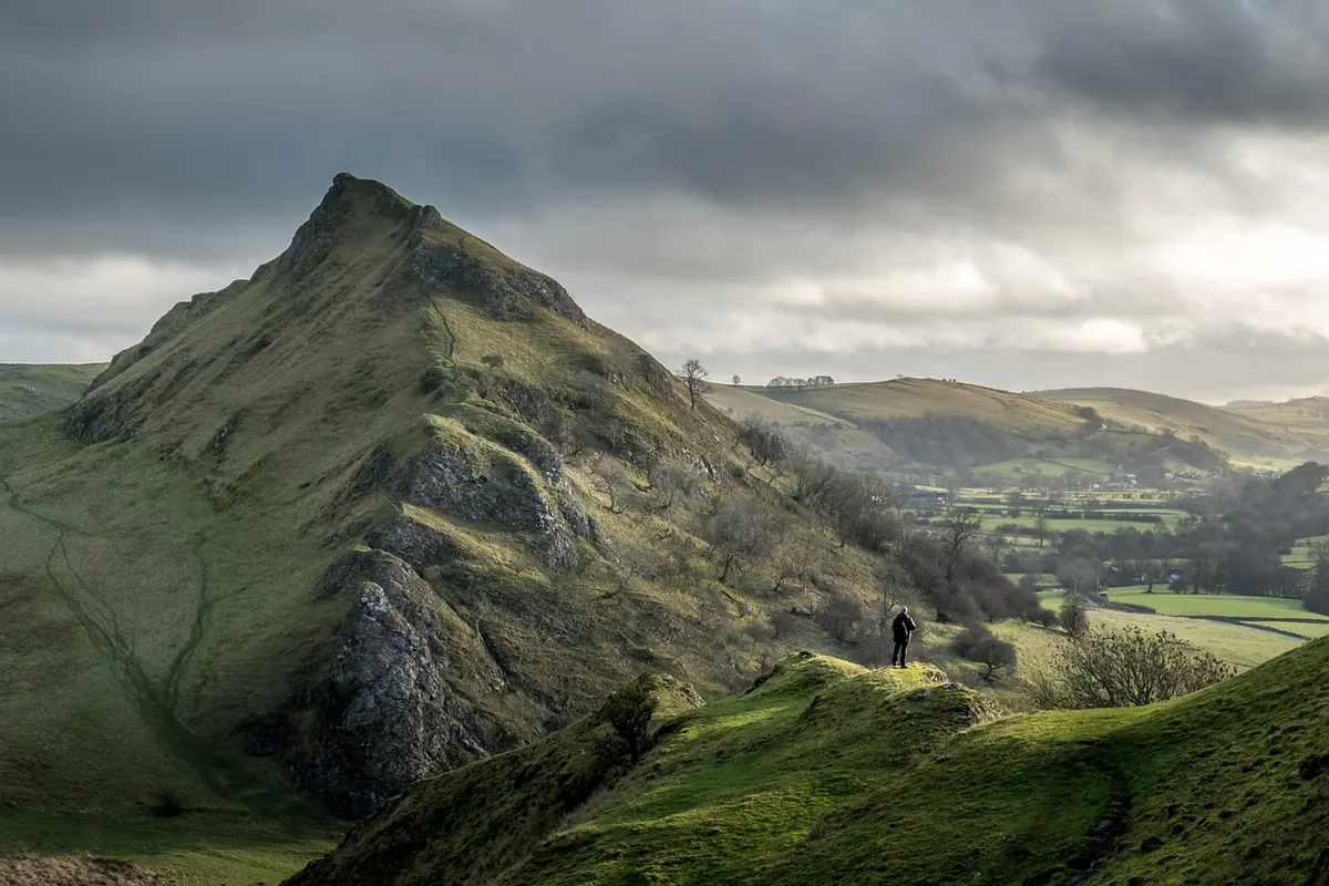 Autumn Hiking in the Peak District: 7 Routes for Stunning Foliage